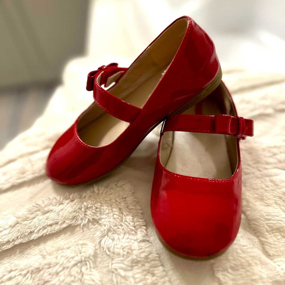 Red shoes for a little girl, size 11 toddler, great condition